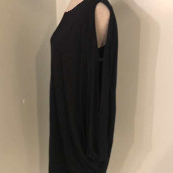 Gorgeous BCBGMaxAzria dress - Picture 3 of 7